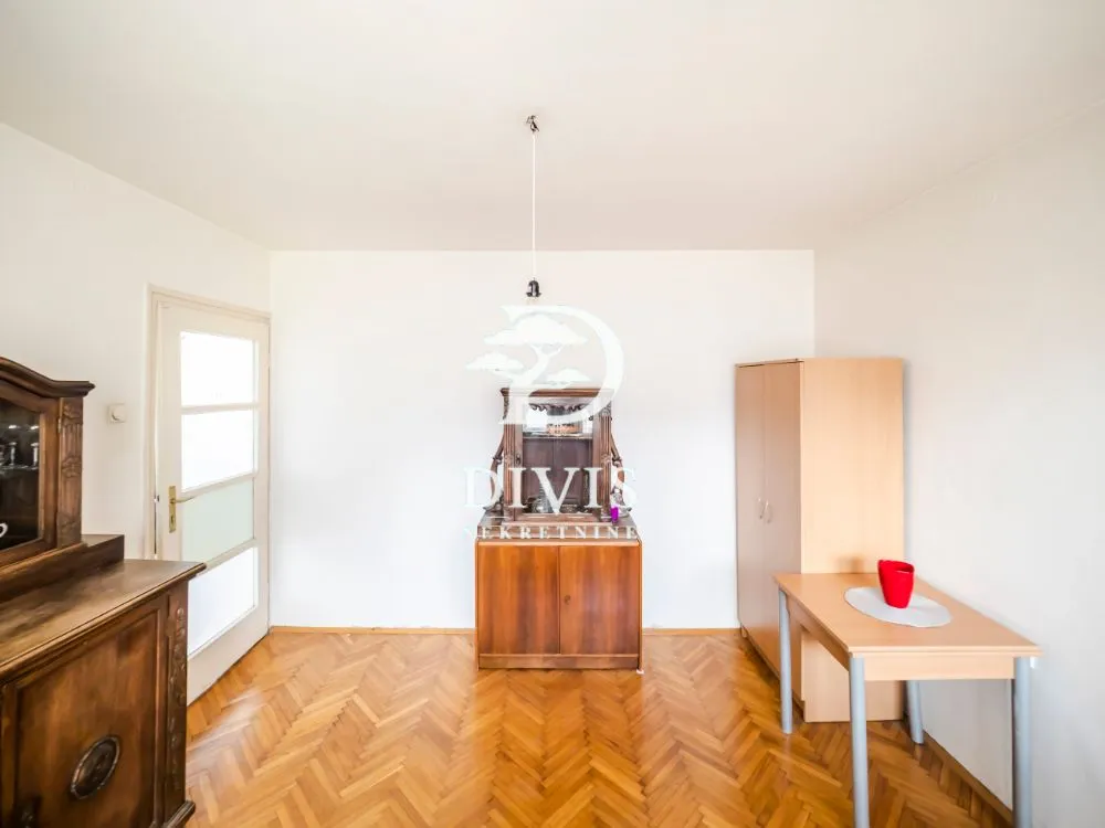 Sale, four bedroom apartment, 85m², Cvetni Trg, Vračar Sve Podlokacije