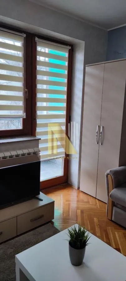 Izdavanje, garsonjera, 31m², Bulevar Oslobodjenja, Novi Sad Sve Podlokacije