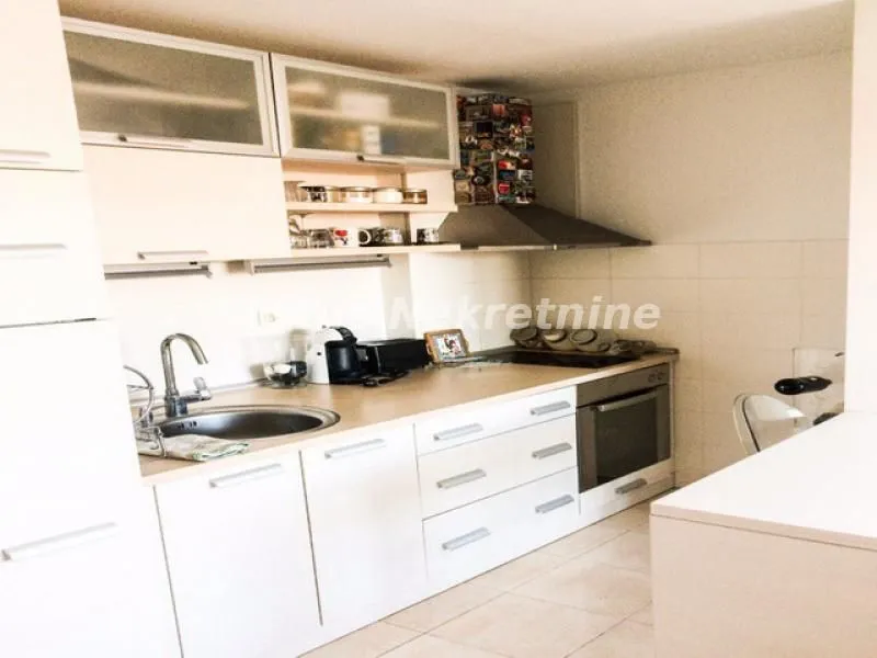 Izdavanje, dvosoban stan, 62m², Grbavica, Novi Sad Sve Podlokacije