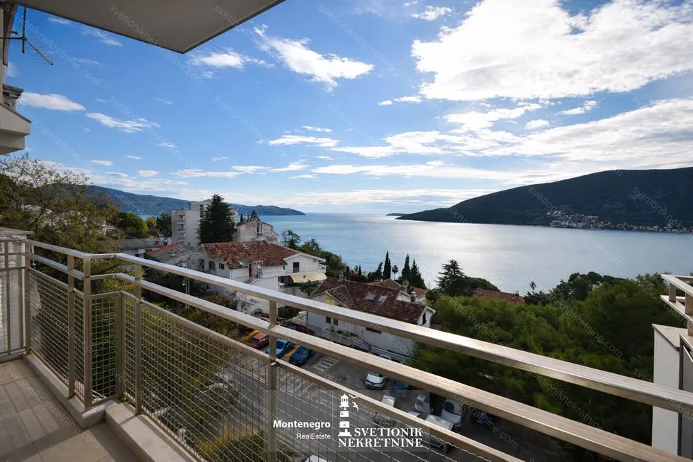 Prodaja, dvosoban stan, 110m², Centar, Herceg Novi
