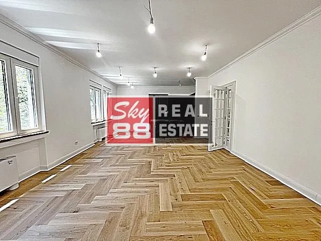 Prodaja, četvorosoban stan, 129m², Centar Sve Podlokacije, Beograd