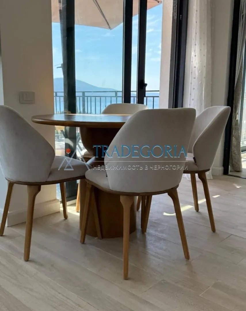 Prodaja, dvosoban stan, 70m², Tivat, Crna Gora