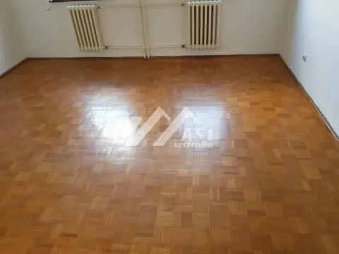 Izdavanje, trosoban stan, 96m², Železnička Stanica, Novi Sad Sve Podlokacije - image 7