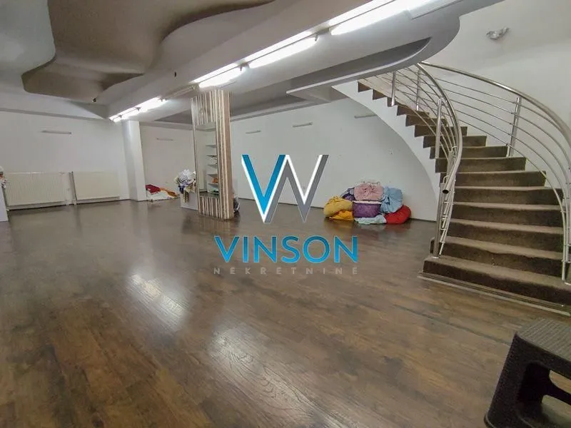Izdavanje, poslovni prostor, 199m², Centar, Novi Sad