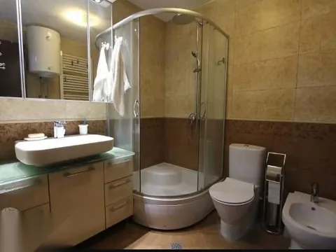 Prodaja, trosoban stan, 95m², Dobrota, Kotor - image 10