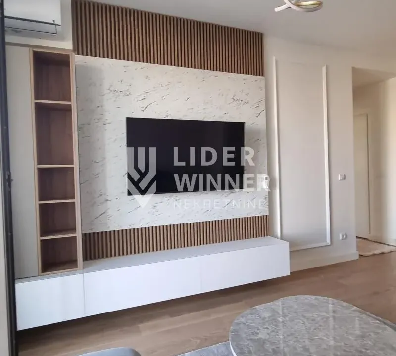 Izdavanje, dvosoban stan, 53m², Savski Venac, Beograd