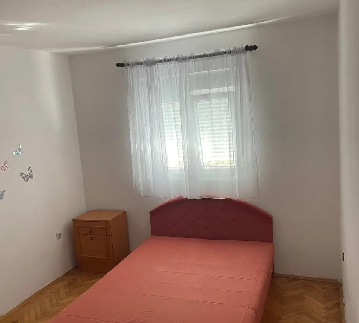 Rent, one bedroom apartment, 40m², Tre Canne, Budva
