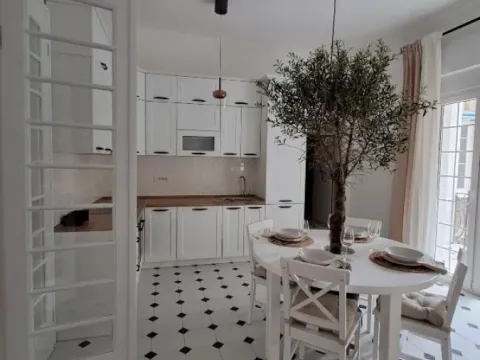 Sale, three bedroom apartment, 110m², Zeleni Venac, Beograd - image 4