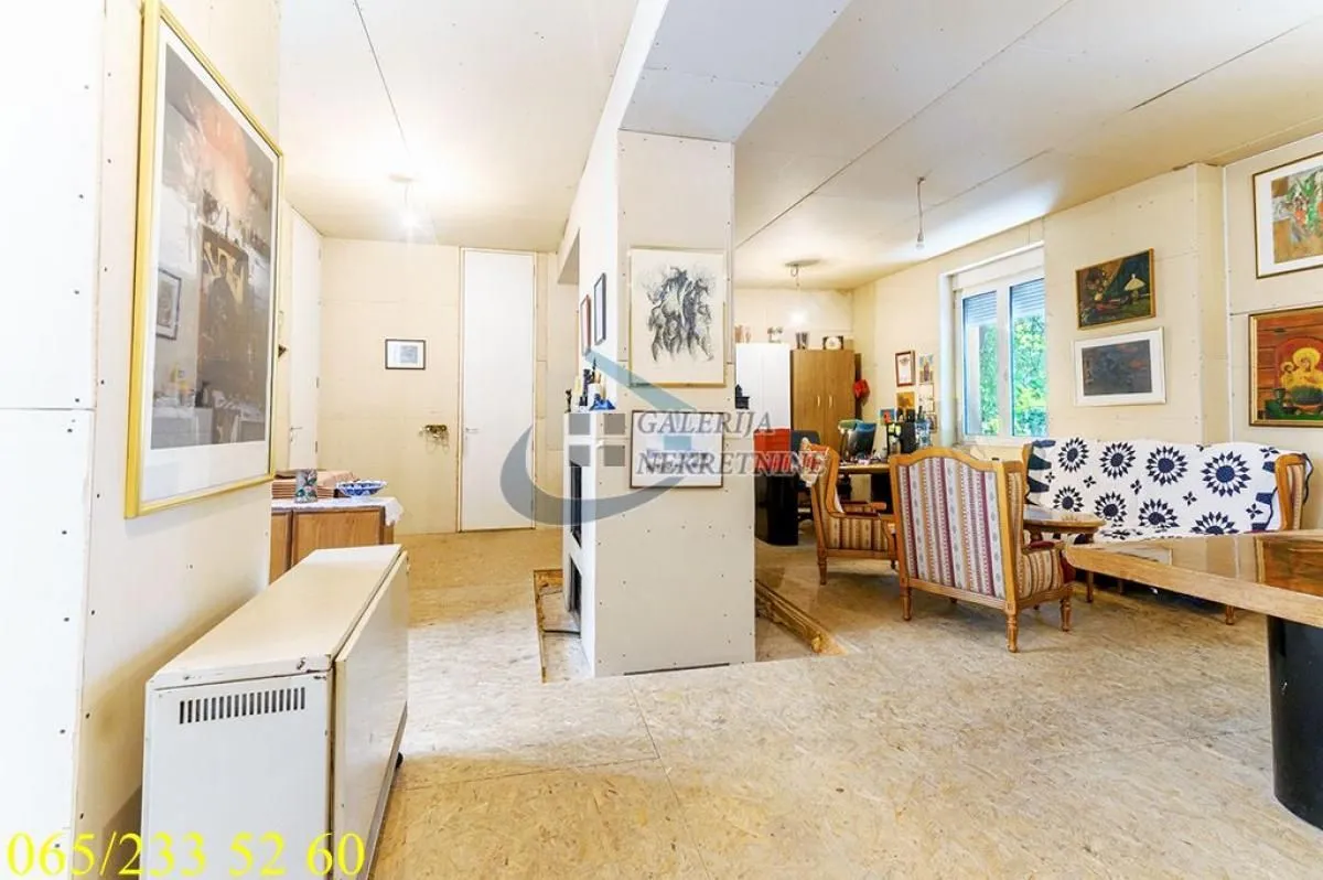 Sale, two bedroom apartment, 86m², Kalenić Pijaca, Vračar Sve Podlokacije