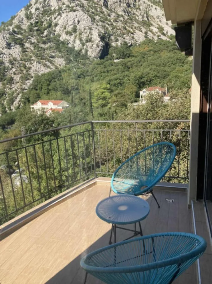 Prodaja, trosoban stan, 104m², Donji Orahovac, Kotor