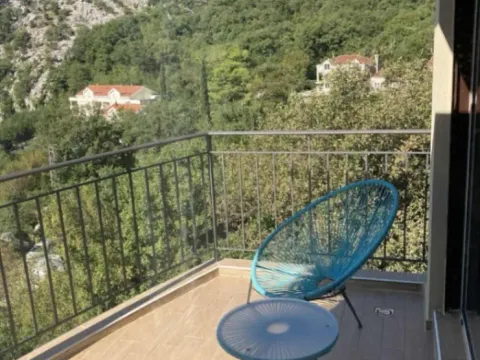 Prodaja, trosoban stan, 104m², Donji Orahovac, Kotor - image 2