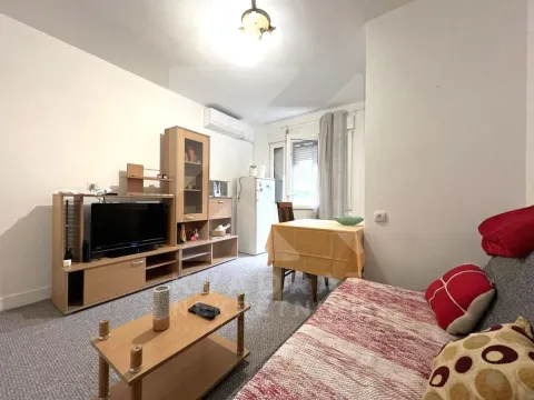 Izdavanje, jednosoban stan, 38m², Preko Morače, Podgorica - image 1