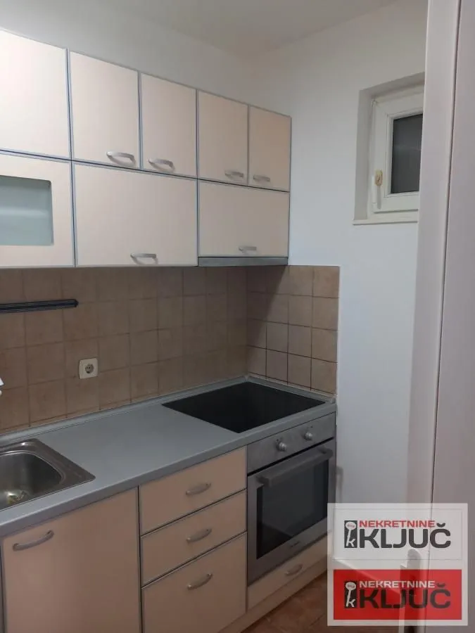 Prodaja, dvosoban stan, 44m², Bulevar Oslobodjenja, Novi Sad Sve Podlokacije