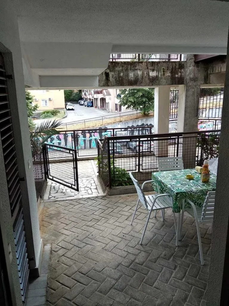 Rent, two bedroom apartment, 95m², Malo Brdo, Podgorica