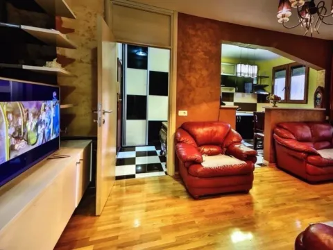 Izdavanje, jednosoban stan, 50m², Centar, Bar - image 9