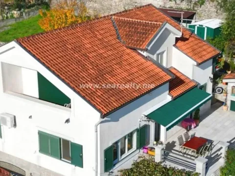 Sale, house, 296m², Kotor, Crna Gora