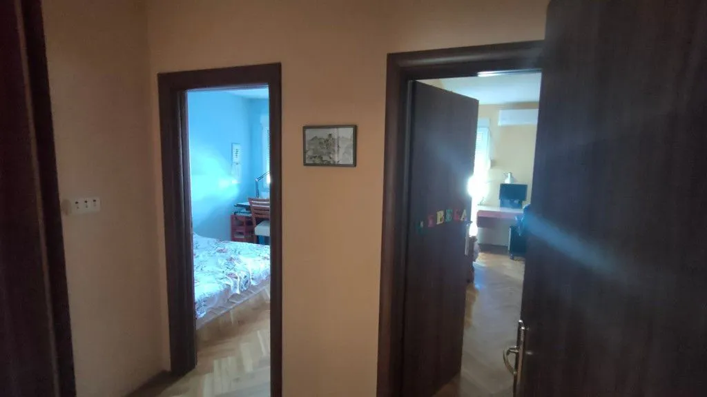 Prodaja, trosoban stan, 90m², Blok 9, Podgorica