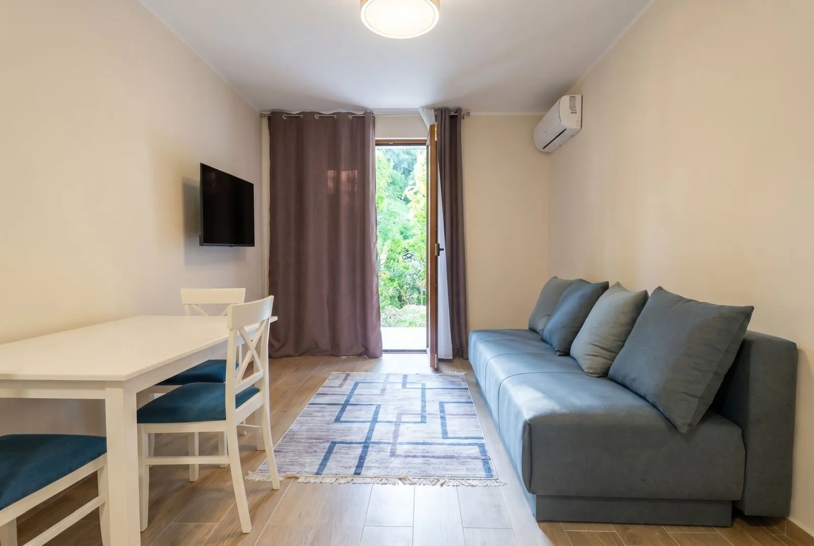 Prodaja, dvosoban stan, 53m², Herceg Novi, Crna Gora