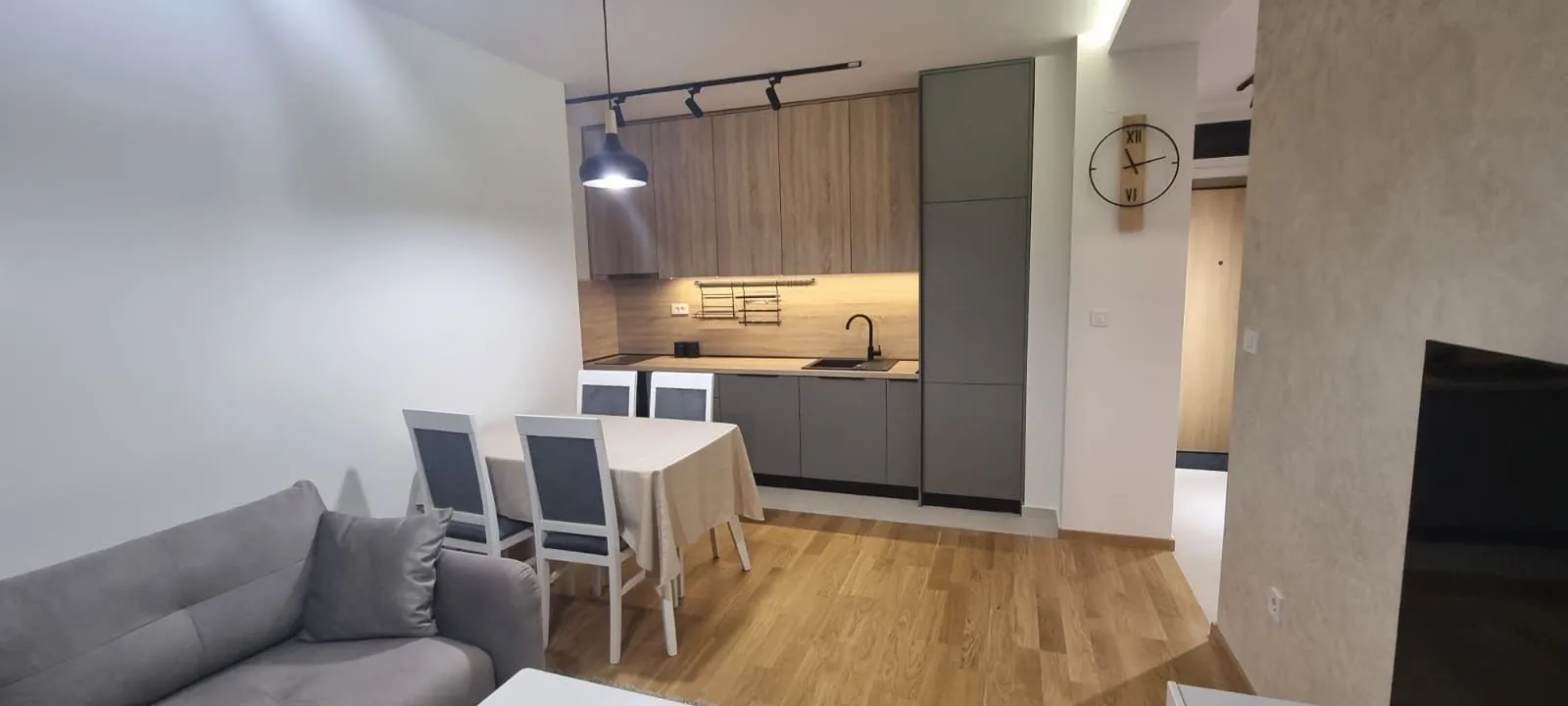 Izdavanje, dvosoban stan, 60m², New City, Podgorica