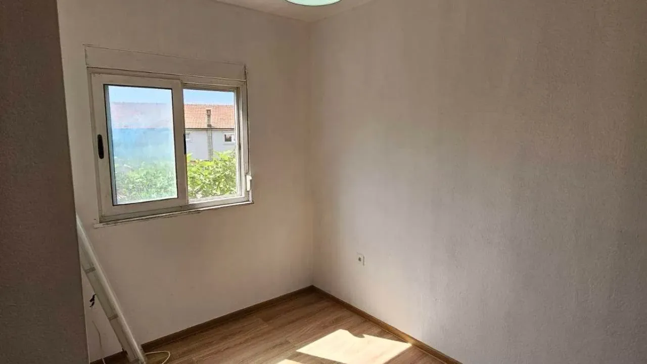 Izdavanje, dvosoban stan, 70m², Podgorica, Crna Gora