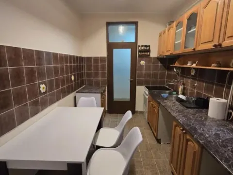 Izdavanje, trosoban stan, 80m², Centar, Novi Sad - image 4