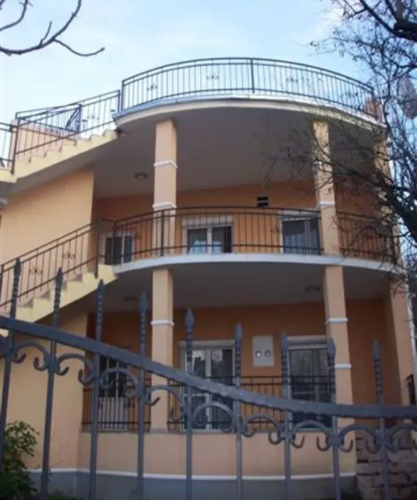 Prodaja, stan, 200m², Dobra Voda, Bar