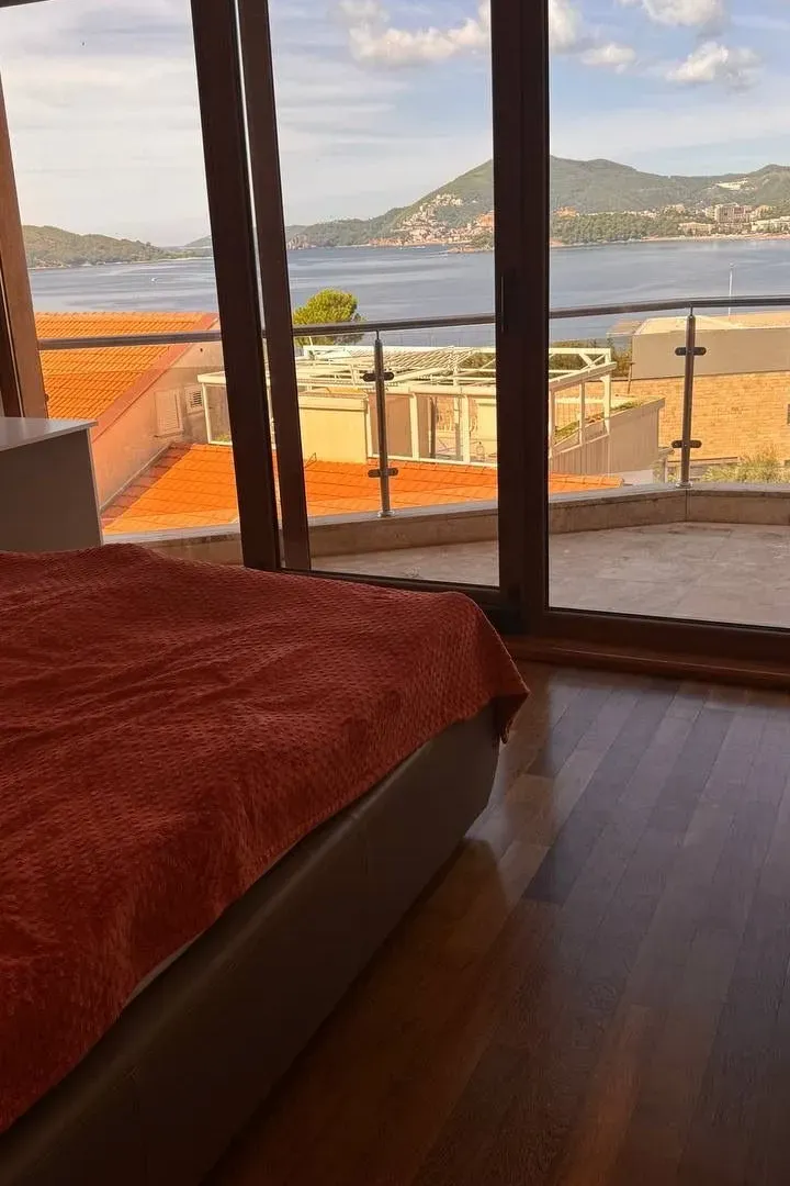 Sale, three bedroom apartment, 191m², Kamenovo, Budva