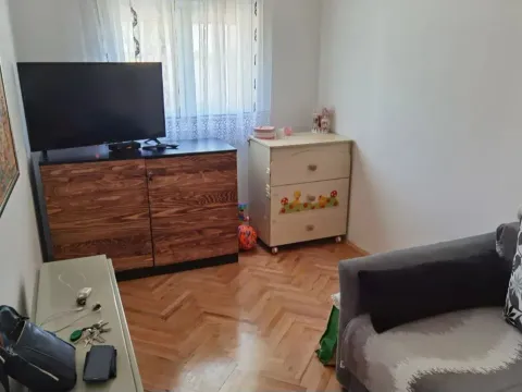 Prodaja, kuća, 150m², Vladimirci, Srbija - image 11