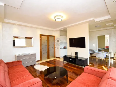 Izdavanje, četvorosoban stan, 130m², Centar, Podgorica - image 2