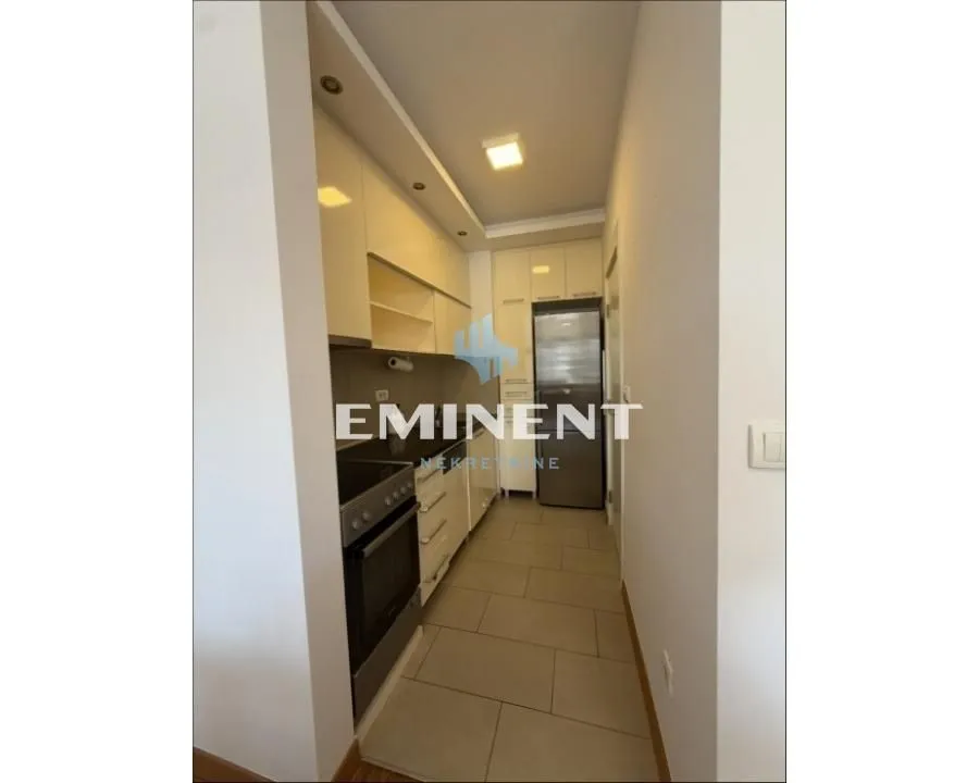 Izdavanje, dvosoban stan, 50m², Ada, Beograd