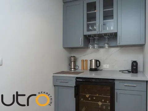 Prodaja, trosoban stan, 237m², Centar, Bar - image 8