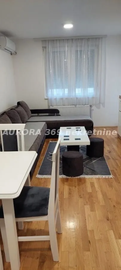 Izdavanje, jednosoban stan, 40m², Salajka, Novi Sad Sve Podlokacije