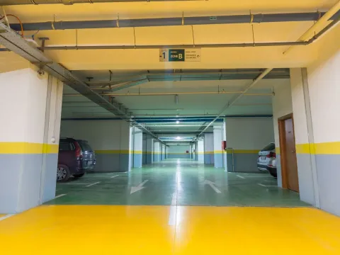 Rent, two bedroom apartment, 110m², Budva, Crna Gora - image 12