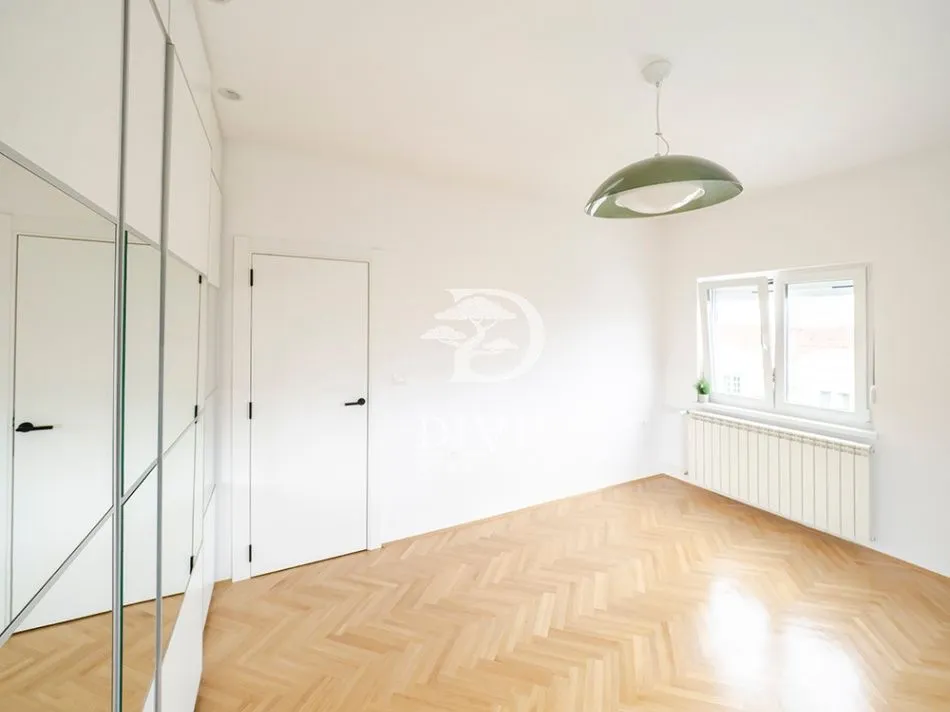 Sale, three bedroom apartment, 56m², Stari Grad, Beograd