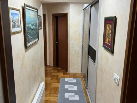 Prodaja, trosoban stan, 87m², Stari Aerodrom, Podgorica - image 11