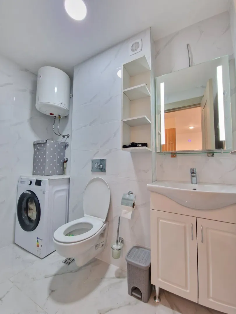 Izdavanje, jednosoban stan, 44m², Bečići, Budva