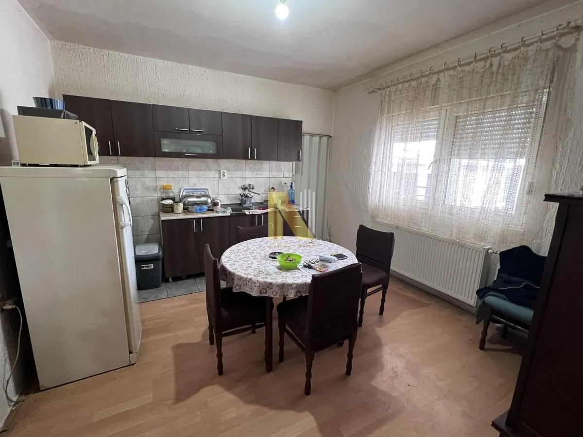 Prodaja, kuća, 330m², Veternik, Novi Sad Sve Podlokacije
