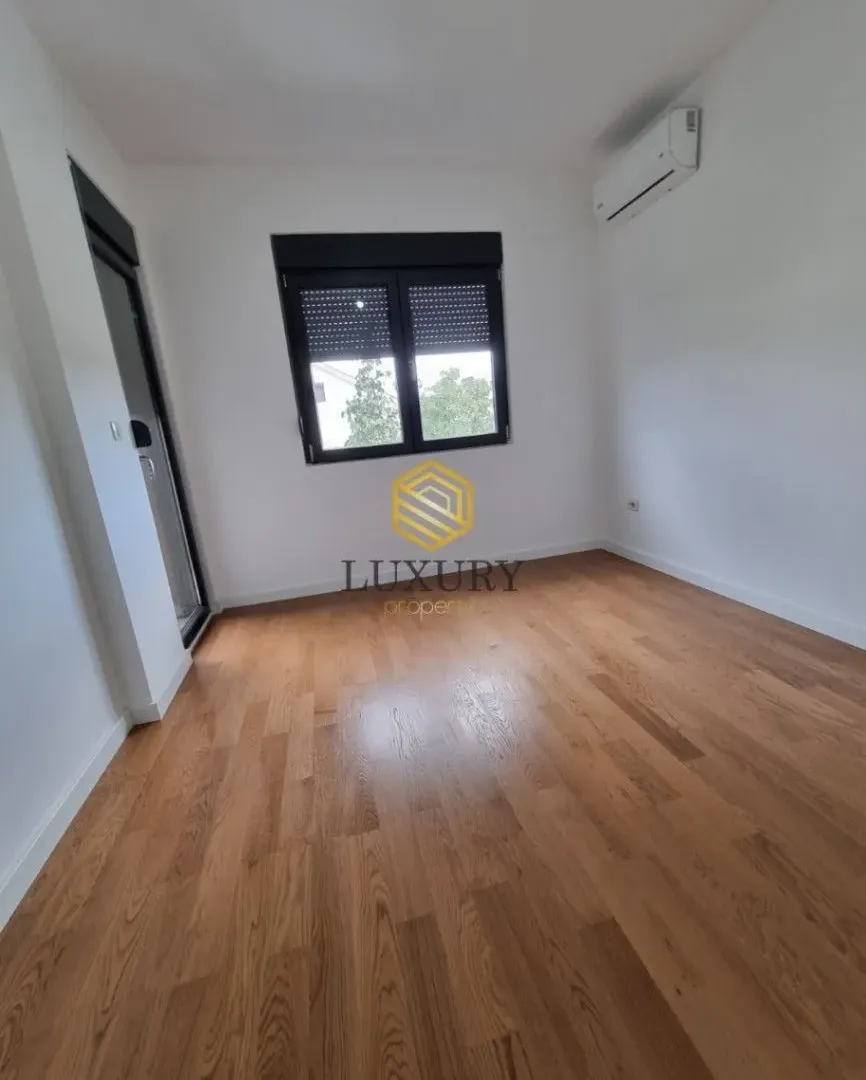 Prodaja, dvosoban stan, 59m², Dalmatinska ulica, Podgorica