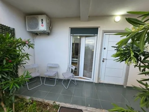 Izdavanje, jednosoban stan, 30m², Đenovići, Herceg Novi - image 13