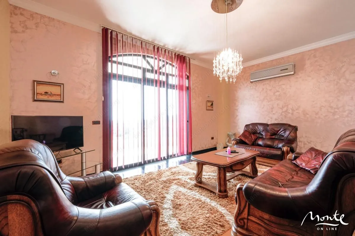 Sale, house, 560m², Petrovac, Budva