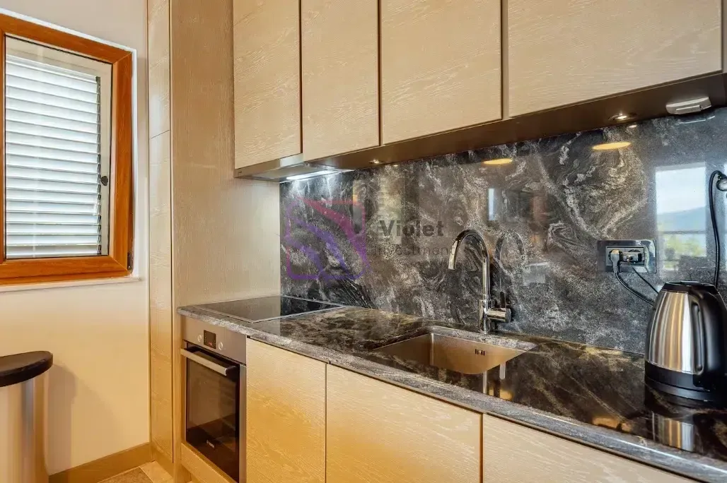 Prodaja, dvosoban stan, 106m², Donja Lastva, Tivat