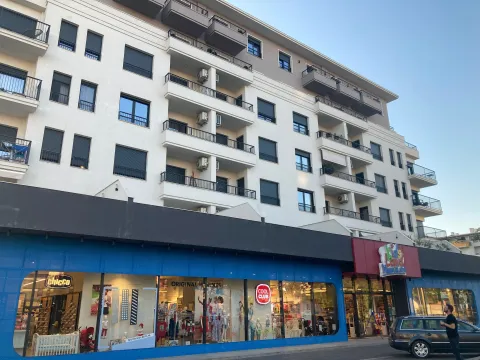 Izdavanje, dvosoban stan, 45m², Pobrežje, Podgorica - image 12