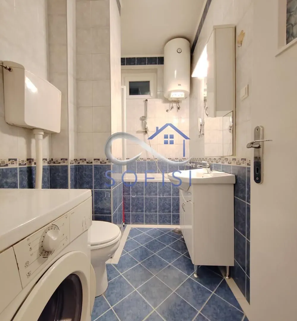 Izdavanje, dvosoban stan, 49m², Centar, Novi Sad