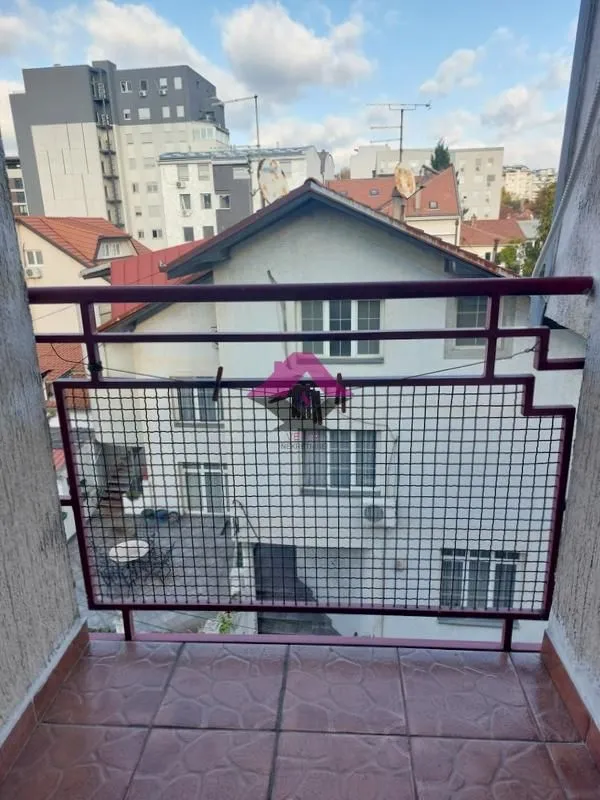 Izdavanje, dvosoban stan, 42m², Denkova Basta, Zvezdara Sve Podlokacije