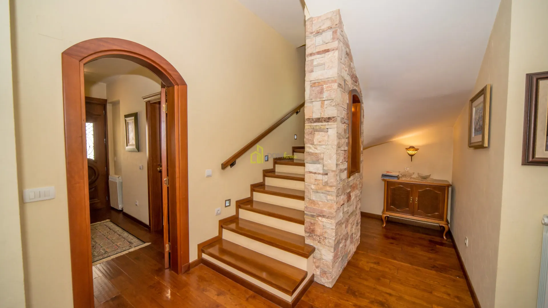 Sale, house, 168m², Cetinje, Crna Gora