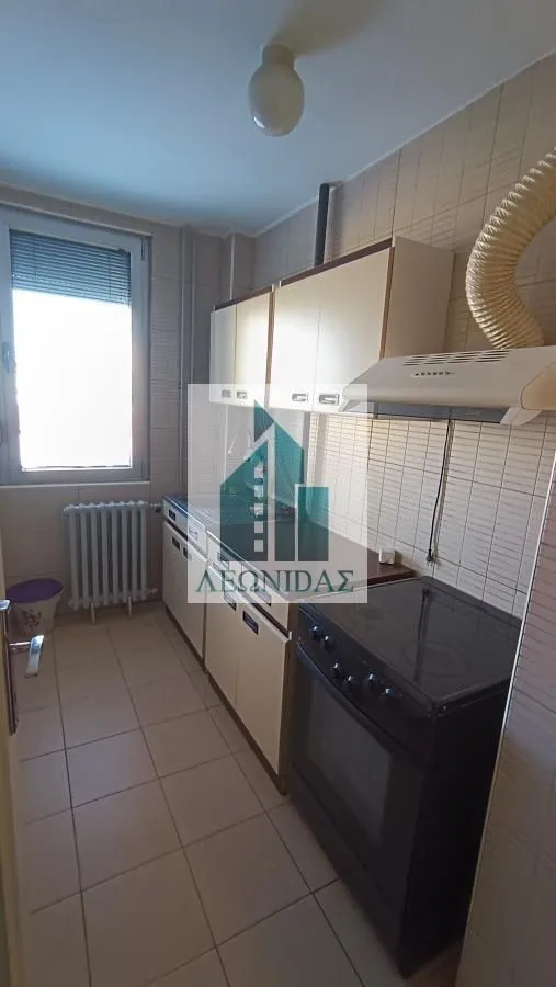 Izdavanje, trosoban stan, 64m², Medijana, Niš