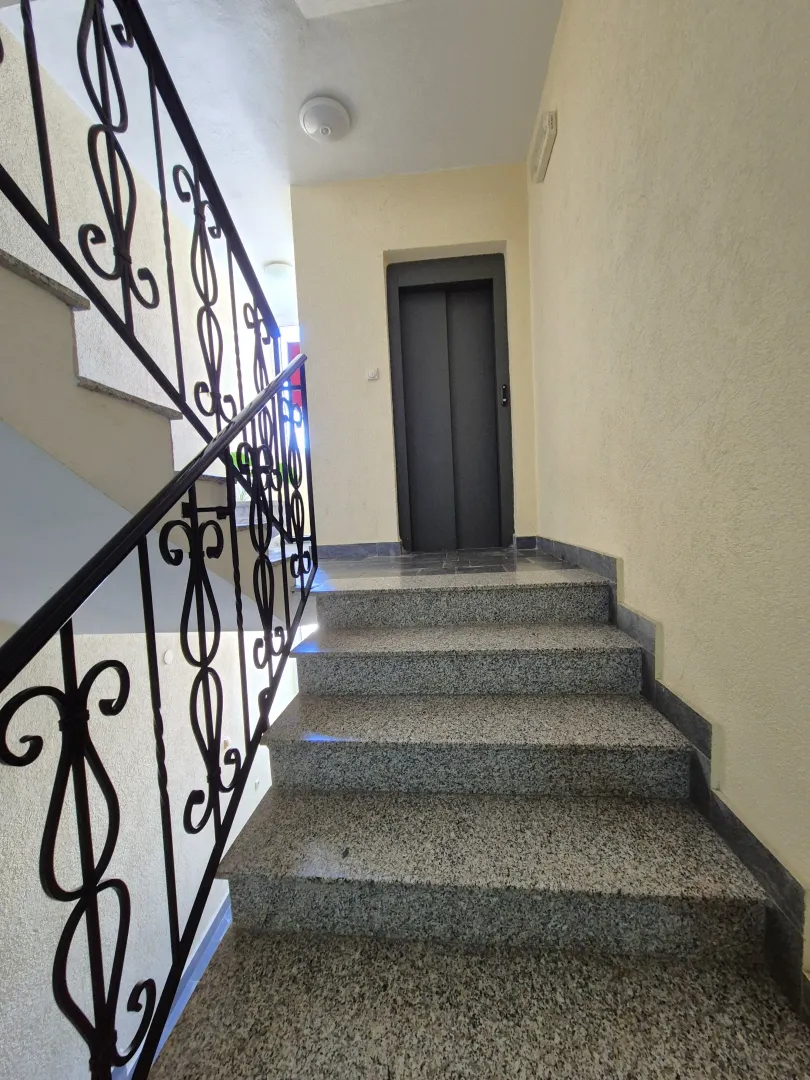 Prodaja, jednosoban stan, 57m², Ilino, Bar