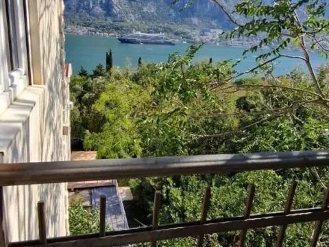 Prodaja, trosoban stan, 97m², Prčanj, Kotor - image 10