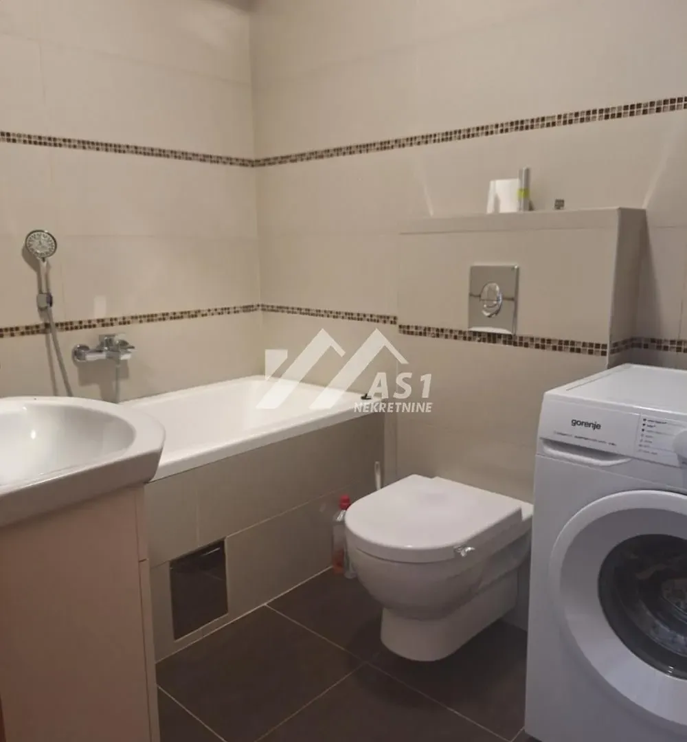 Izdavanje, dvosoban stan, 61m², Rotkvarija, Novi Sad Sve Podlokacije