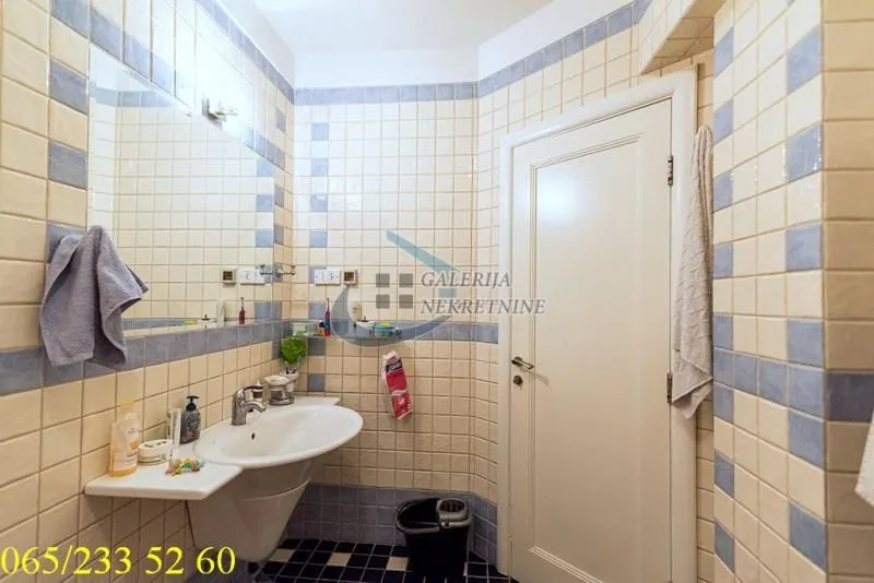 Sale, apartment, 375m², Voždovac Sve Podlokacije, Beograd